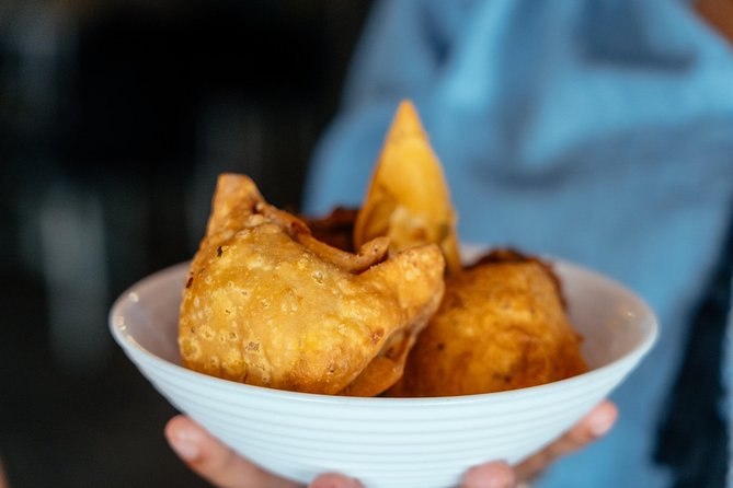 The 10 Tastings of Cape Town With Locals: Private Food Walking Tour - Explore Cape Towns History and Culture