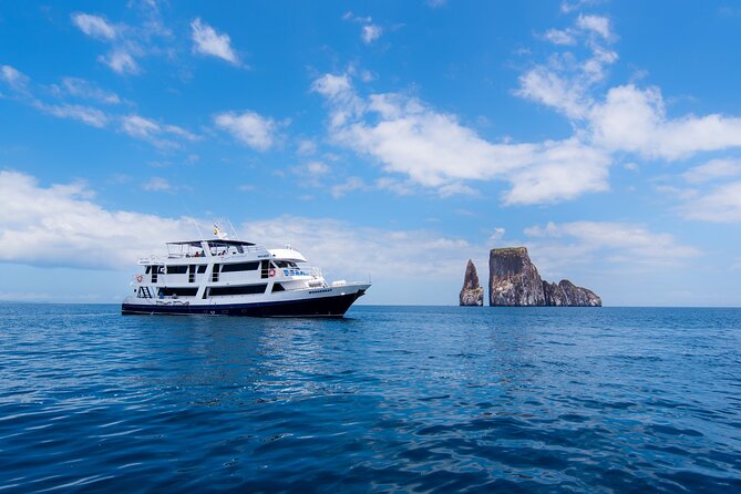 5-Day Galapagos Islands Cruise: Itinerary a (West) Aboard the Monserrat Yacht