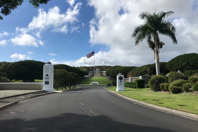 5 Hour Small Group Tour in Pearl Harbor and Honolulu
