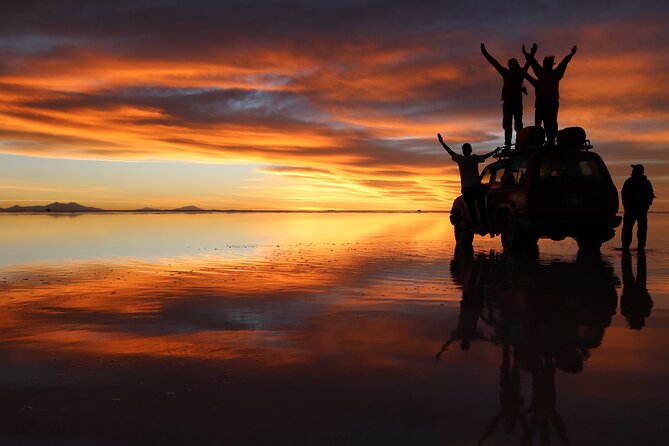 5-Hour Uyuni Salt Flat Tour Stargazing and Sunset/Sunrise In Group
