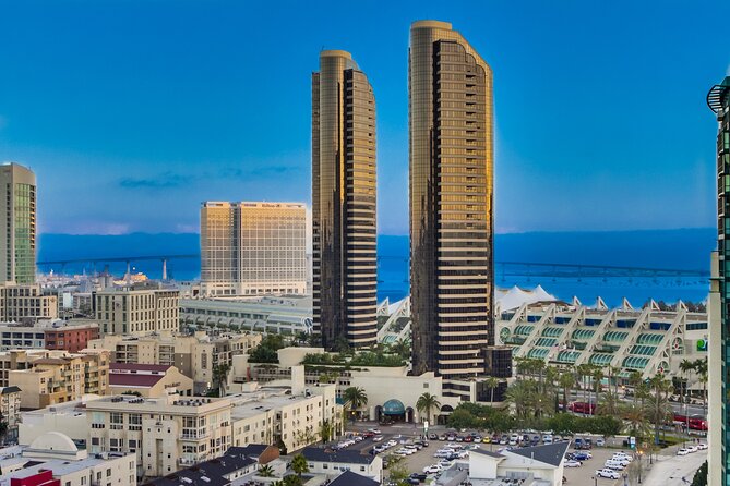 Arrival Private Transfer: San Diego Airport SAN to San Diego in Luxury SUV - Professional and Reliable Service