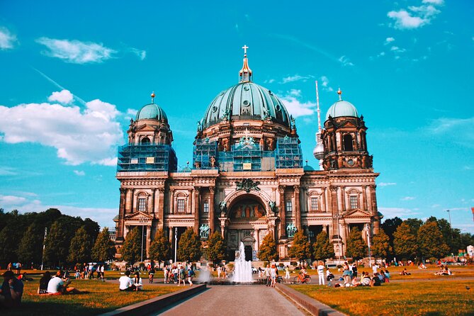 Berlin Local Fashion Designers Shopping Tour With a Stylist - Insider Access to Local Boutiques