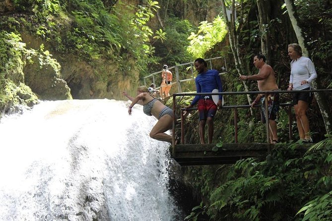 Blue Hole Waterfalls From Runaway Bay - Directions