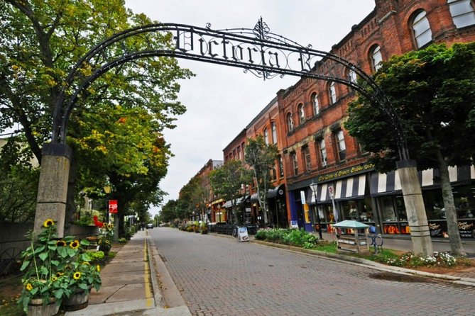 Charlottetown Scavenger Hunt: Birthplace of Confederation - Questions About the Scavenger Hunt