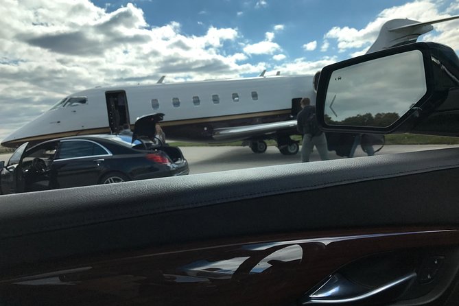 Chicago Private Airport Transfer Service via Luxury Vehicle - Service Details and What to Expect