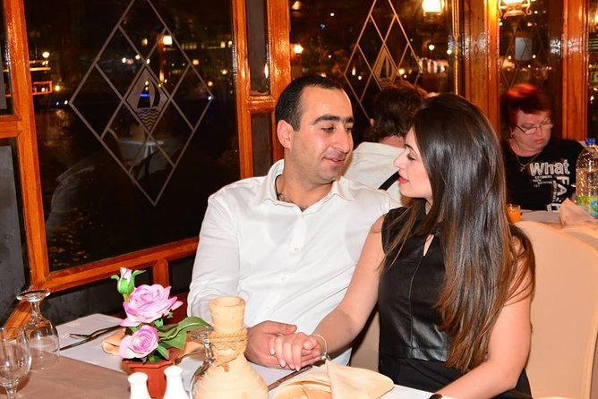 Dhow Cruise Dinner Dubai - Capture Memorable Moments With Stunning Photo Opportunities