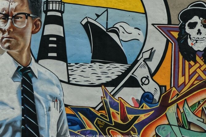 Discover Montreals Street Art: Private 2-hour Walking Tour - Street Art Techniques and Styles