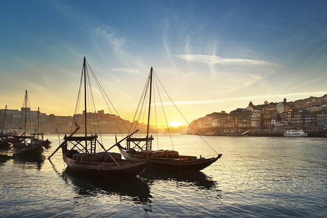 Fado Show With Dinner and Night Lights Tour in Porto - The Sum Up