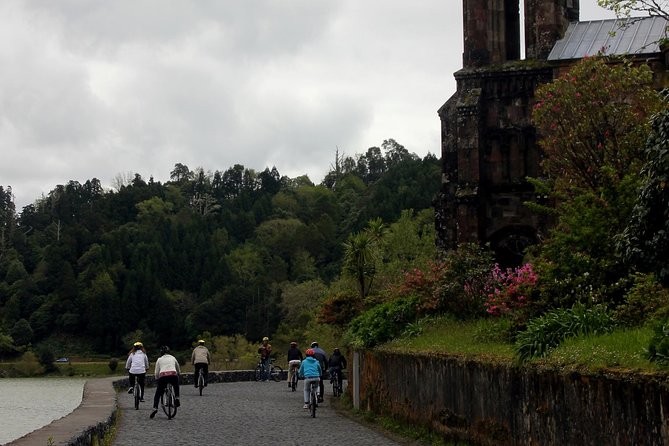 Kayaking and Mountain Biking in Furnas - Key Benefits