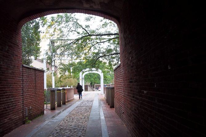 Philadelphia - Freedom: at Your Leisure & Pace. an Audiovisual Walking Tour. - Freedom to Stop and Start