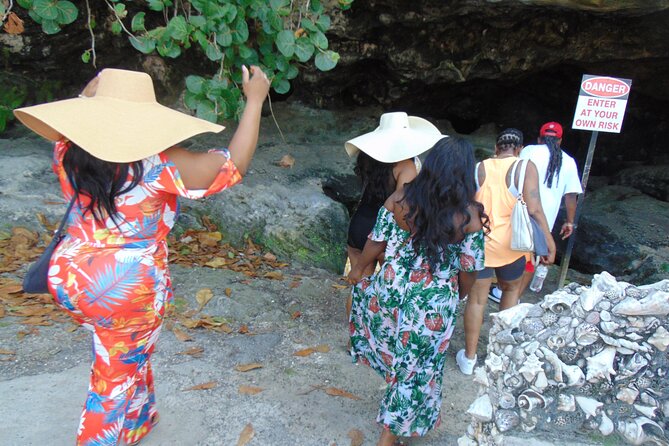 Private Guided Island Tour Nassau & Paradise Island -Free Wifi - Common Questions