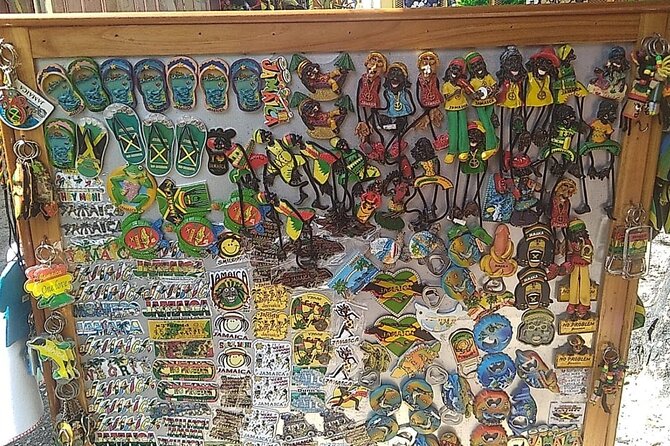 Rafting and Shopping From Bahia Principe Grand & Luxury Jamaica - Shopping Experience