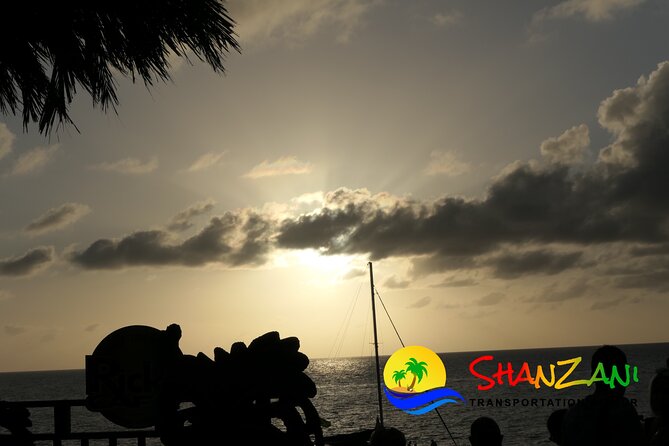 7 Mile Beach & Ricks Cafe With Free Shopping Experience