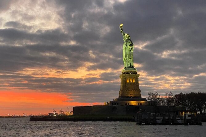 NYC Skyline Lights Happy Hour and Cash Bar - Common Questions