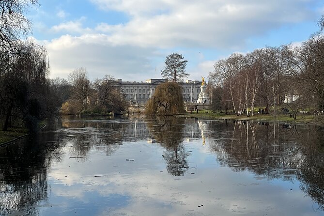 A Half Day to Discover the British Royal Tradition - Good To Know