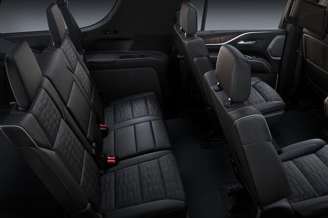 A LAX Pick up in a Luxurious SUV With a Professional Chauffeur - Good To Know