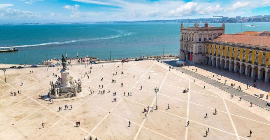 A Morning Exploration: A 1.5-Hour Private Tour of Lisbon - Good To Know