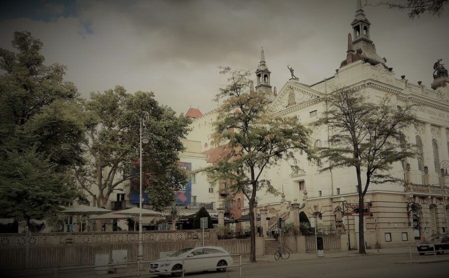 A Suitcase Full of Longing - Accompanied by Mascha Kaléko - Good To Know