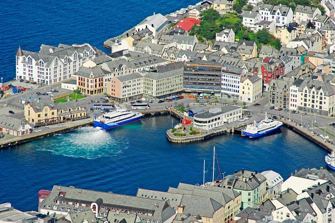 Aalesund Private Transfer From Aalesund City Centre to Aalesund Airport - Pricing and Guarantee