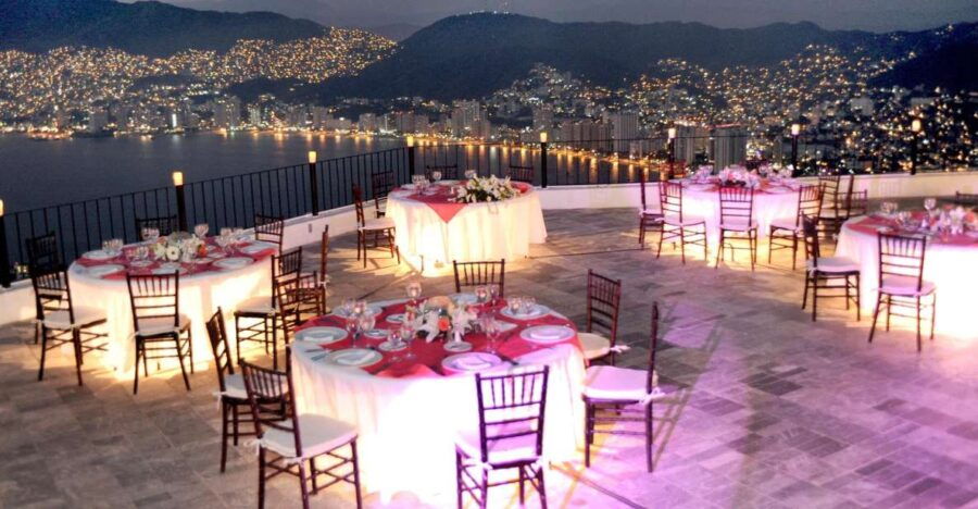 *Acapulco: Private Luxury Dinner, Drinks & High Cliff Divers - Good To Know
