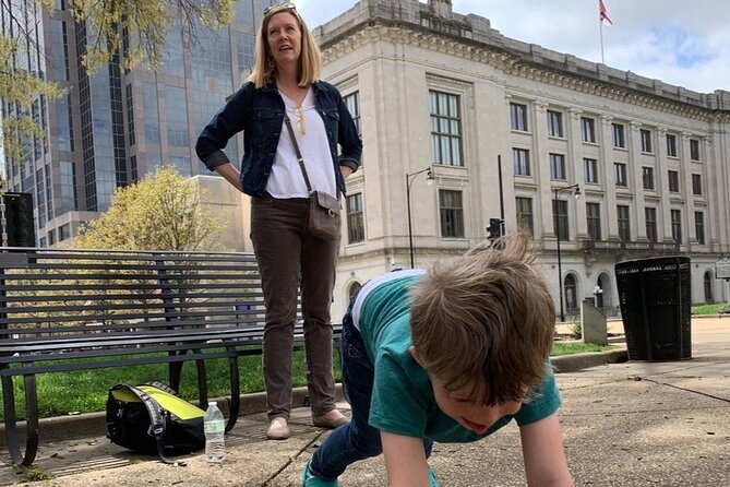 Adventurous Scavenger Hunt in Lincoln by 3Quest Challenge - Good To Know