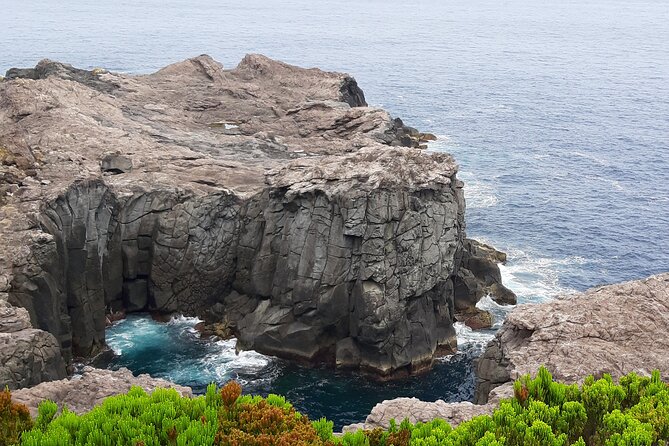 Agualva Bays Guided Cliff Hiking Tour - Terceira