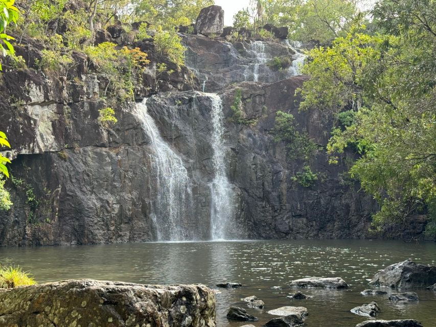 Airlie Beach: Roundtrip Shuttle to Cedar Creek Falls