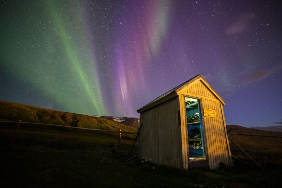 Akureyri: Northern Lights Tour With Transfer and Snacks - Good To Know