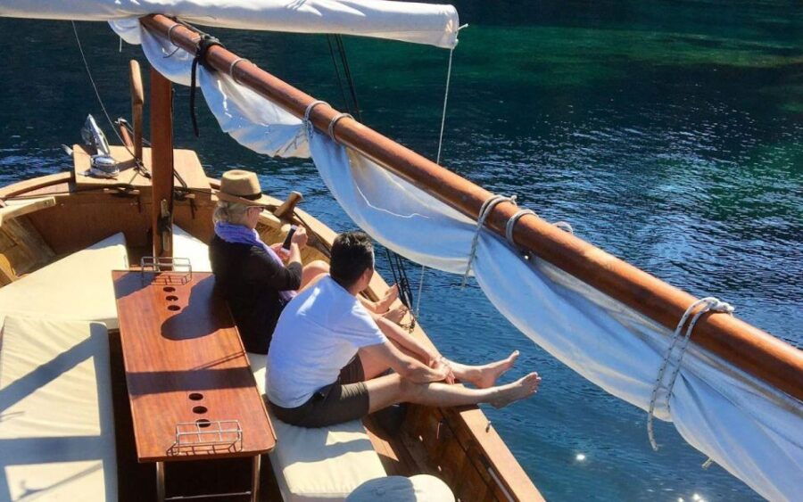 Alcudia: Traditional Mallorcan Boat Tour With Tapas & Drinks