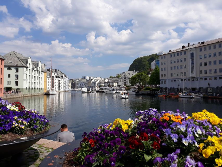 Ålesund: Norwegian Coastal Cities Smartphone Audio Guide App - Good To Know