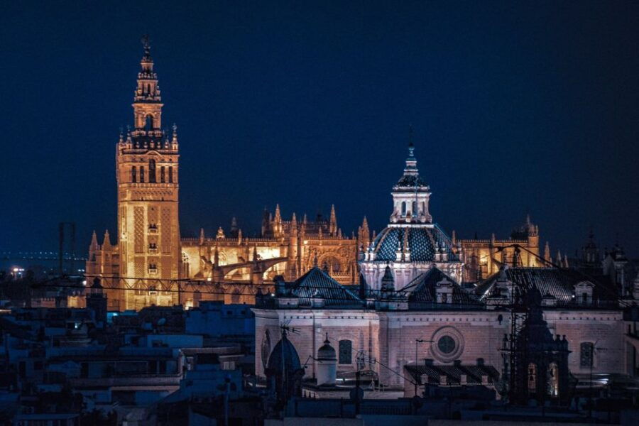 Algarve: Seville Full-Day Shopping and Sightseeing Tour - Good To Know