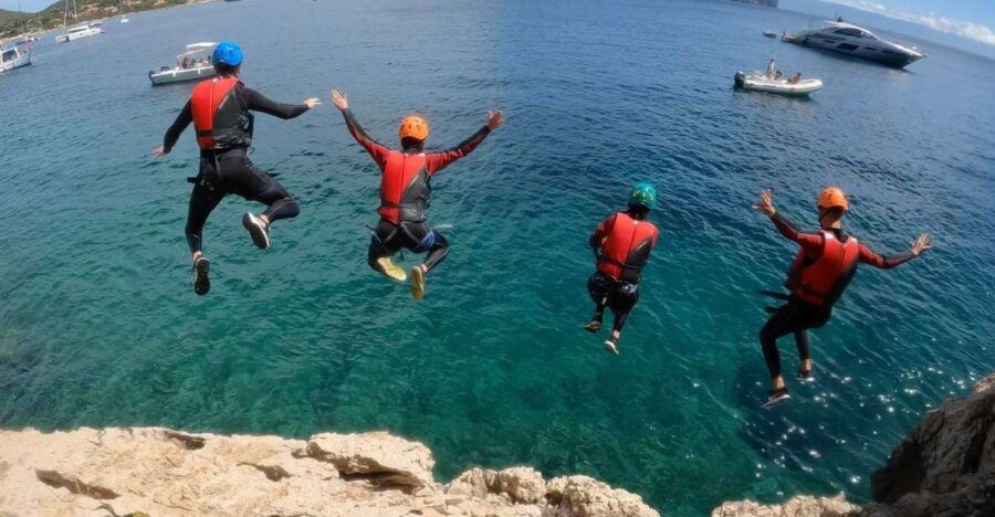Alghero: Coasteering at Cala Dragunara in Porto Conte Park