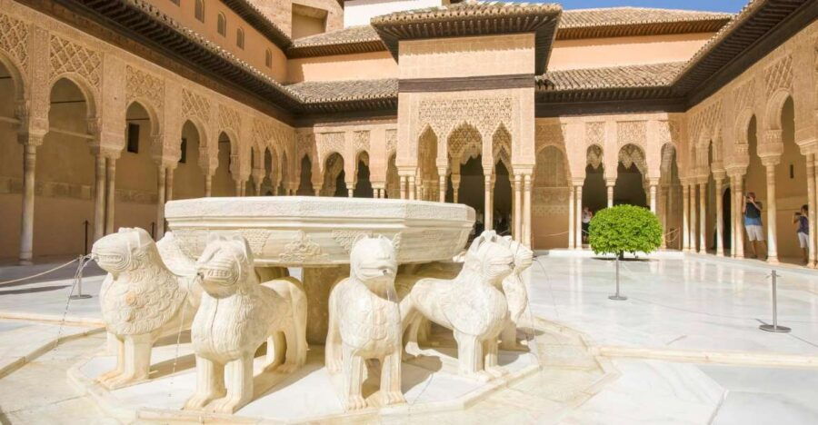 Alhambra and Albaicín Full-Day Private Tour From Seville - Good To Know