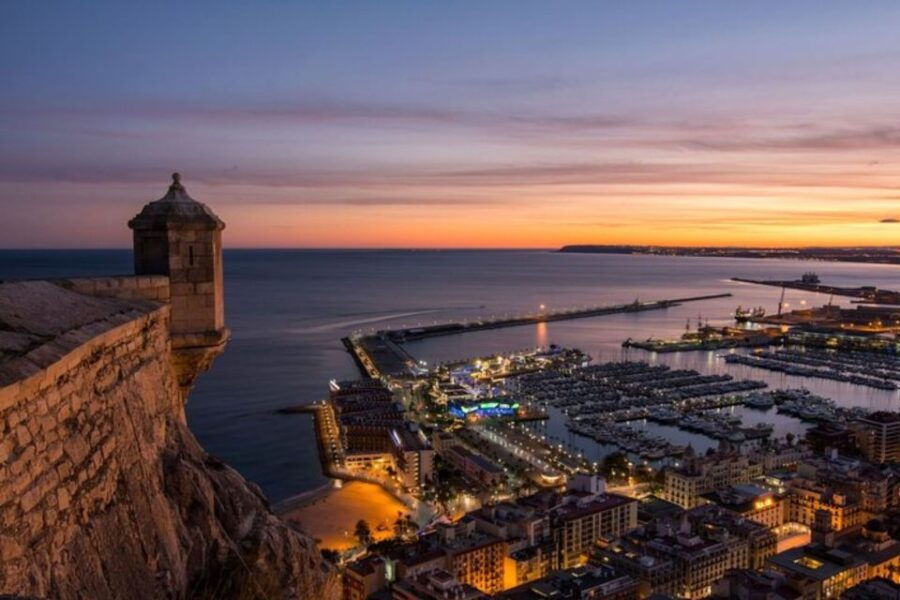 Alicante: Private Custom Walking Tour