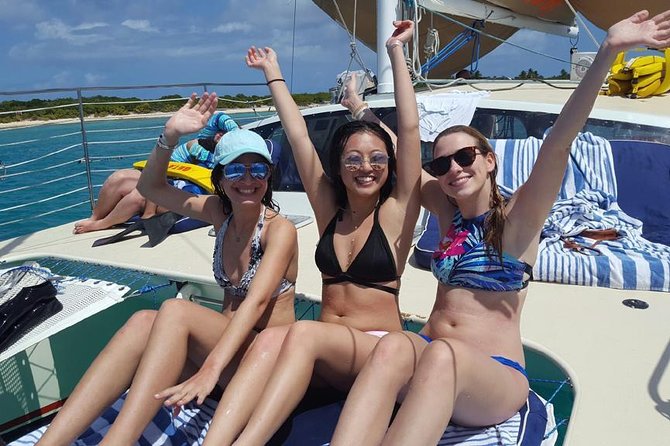 All Inclusive Cordillera Cay's Sailing Catamaran Beach & Snorkeling Tour