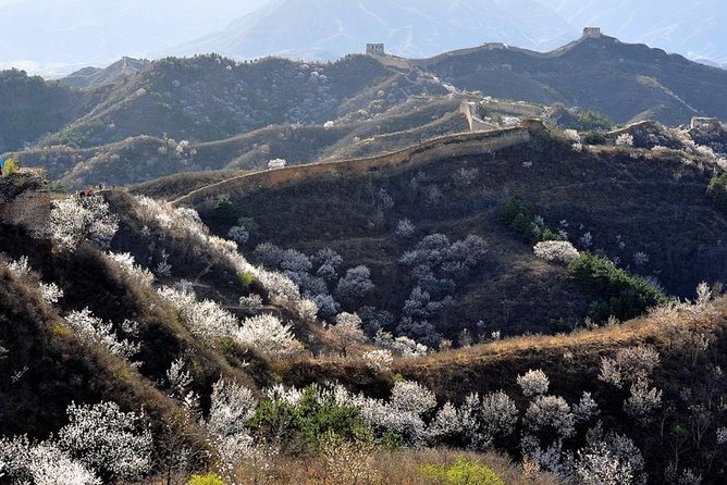 All-Inclusive Private Wild Great Wall Hiking Tour at Gubeikou - Tour Inclusions