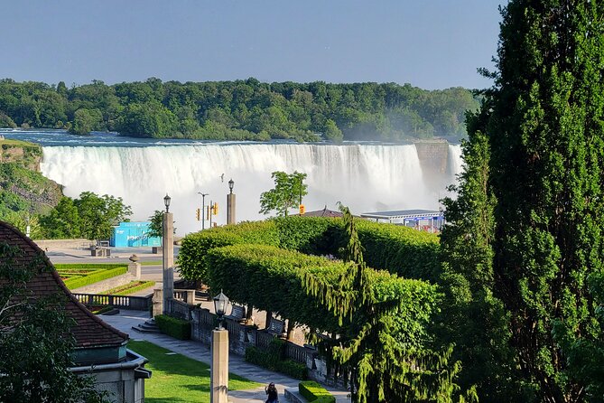 Amazing Niagara Falls and Great Lakes Tour.