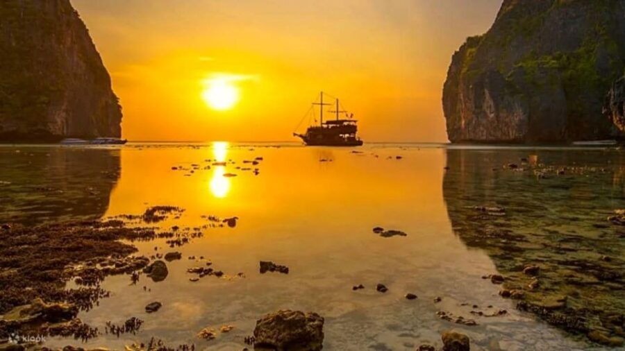 Aonang:Phi Phi Islands Sunset 4 Islands Group by Speed Boat