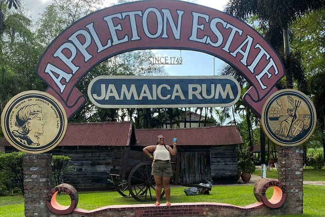 Appleton Estate Rum Tour and Floyd'S Pelican Bar From Montego Bay