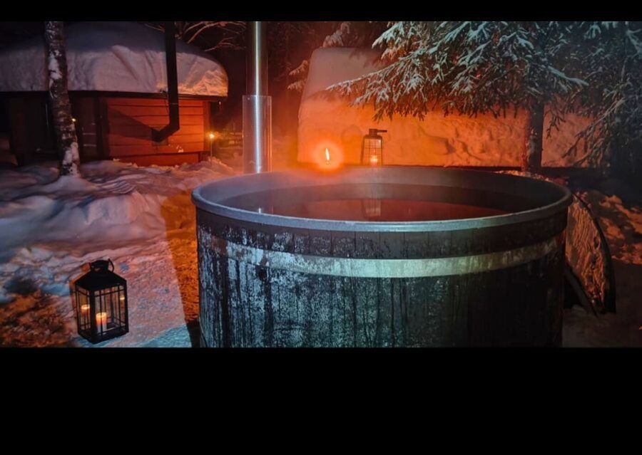 Arctic Spa: Barrel Sauna, Cottage Sauna and Hot Tub