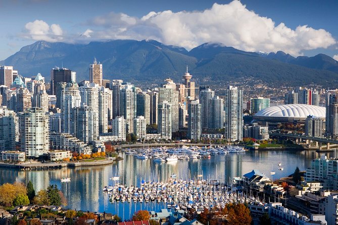 Arrival Private Transfer: Vancouver Airport YVR to Vancouver in Luxury Car
