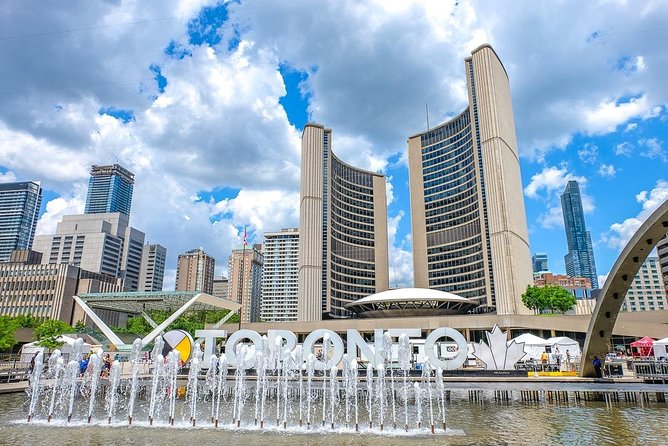 Arrival Transfer: Pearson Airport YYZ to Toronto in Sedan Car
