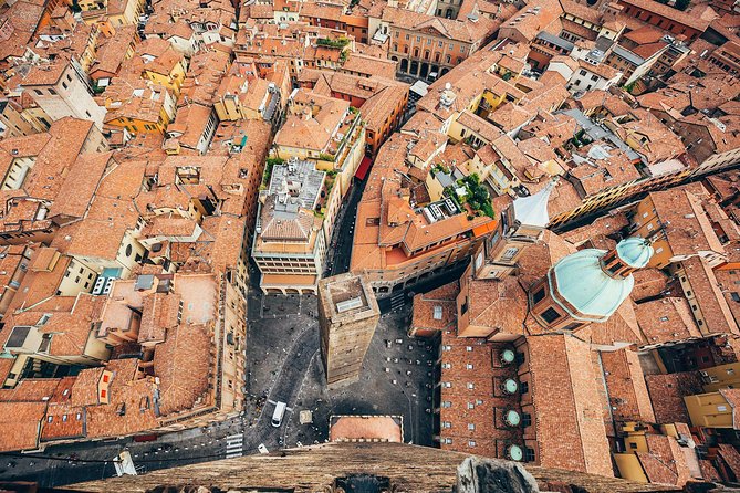Ascent to the Tower of Asinelli and Tasting of Typical Products