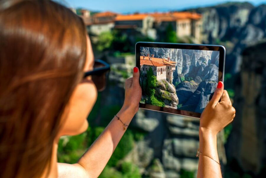Athens to Meteora: Monasteries & Hidden Caves Bus Tour