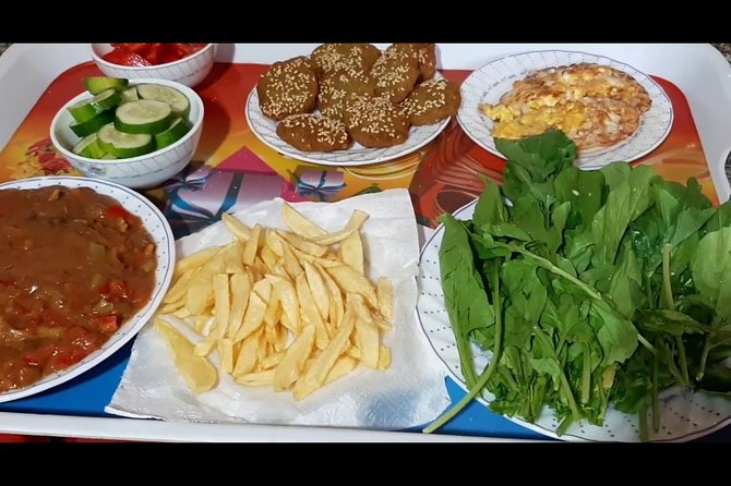 Authentic Breakfast With Locals and Tour to Giza Pyramids and Sphinx