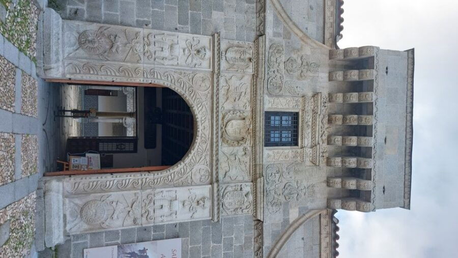 Ávila: Private Tour of Walls and Historic Center