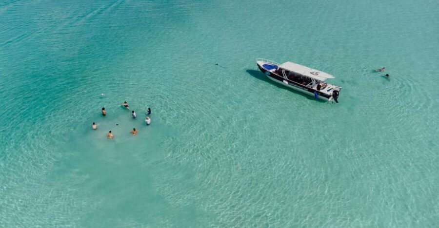 Bacalar Lagoon Sightseeing Boat Tour With Open Bar and Snack