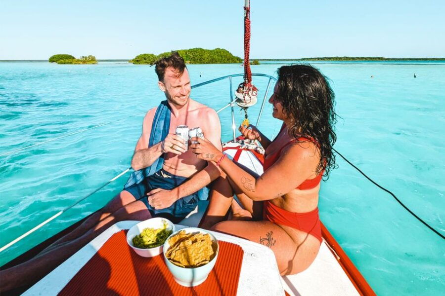 Bacalar: Private Lagoon Sailing Trip With Homemade Guacamole