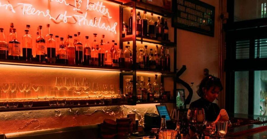 Bangkok: Guided Bar Hopping Night Tour With Private Option