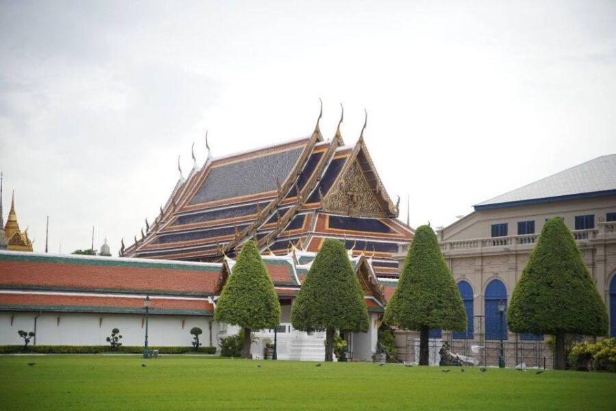 Bangkok Safari: Palace and Temple Tour With Lunch - Good To Know